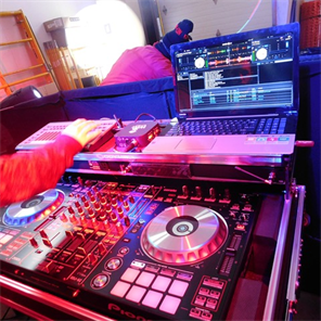 Minneapolis Live Music, Minneapolis Wedding Bands, Minneapolis DJ , Rockin DJ's 