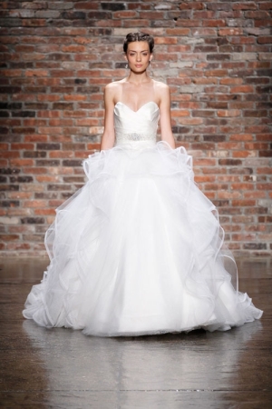 pictures of wedding dresses, pretty wedding dresses, beautiful wedding dresses Alvina Valenta
