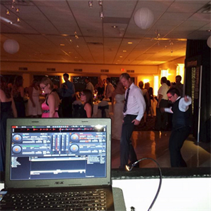 Detroit Live Music, Detroit Wedding DJ, Detroit Wedding Bands, The DJ Guy